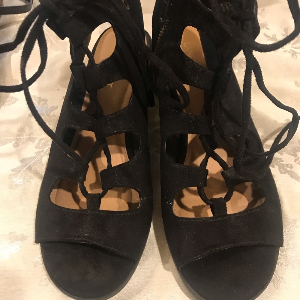 Lane Bryant suede Sandel size 10 W. Like NEW!!